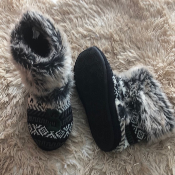 Slippers - Picture 1 of 1